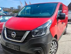 Rot Gebraucht 2016 Nissan NV300 Van | 9.999 €