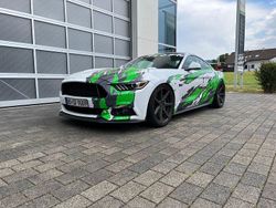 Weiß Gebraucht 2017 Ford Mustang Coupé | 44.900 €