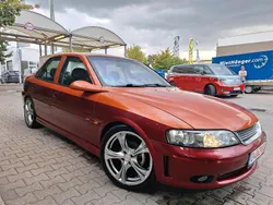 Blau Gebraucht 1998 Opel Vectra Kleinwagen | 1.650 €