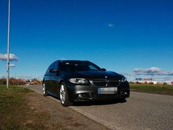 Grau Gebraucht 2016 BMW 520 M Sport Kombi | 21.850 € (Teuer)