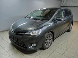 Grau Gebraucht 2013 Toyota Verso Van / Kleinbus | 7.000 € (Guter Preis)