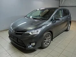 Grau Gebraucht 2013 Toyota Verso Van / Kleinbus | 7.500 € (Fairer Preis)