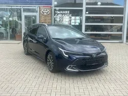 Blau Gebraucht 2023 Toyota Corolla Team Kombi | 26.975 € (Guter Preis)