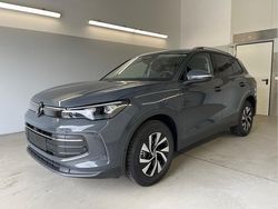 [b0b0] delfingrau metallic Neu 2025 VW Tiguan Life SUV | 46.480 € (Superpreis)