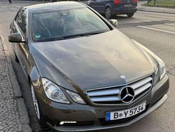 Braun Gebraucht 2010 Mercedes E250 Avantgarde Coupé | 7.000 € (Guter Preis)