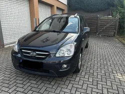 Grau Gebraucht 2009 Kia Carens Van / Kleinbus | 3.000 € (Fairer Preis)