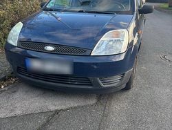 Blau Gebraucht 2003 Ford Fiesta Kleinwagen | 800 € (Guter Preis)