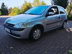Grau Gebraucht 2000 Opel Corsa Sport Kleinwagen | 1.650 € (Fairer Preis)