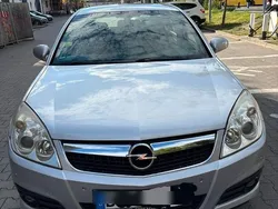 Schwarz Gebraucht 2005 Opel Vectra Cosmo Limousine | 4.300 € (Teuer)