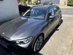 Grau Gebraucht 2020 BMW 320 Sport Line Kombi | 23.999 € (Teuer)