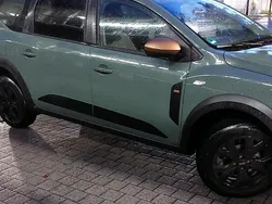 Grün Gebraucht 2023 Dacia Jogger Limousine | 19.000 € (Superpreis)