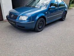 Blau Gebraucht 2004 VW Bora Limousine | 1.200 € (Fairer Preis)