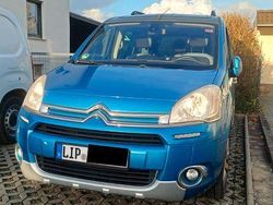 Blau Gebraucht 2014 Citroën Berlingo Shine Van / Kleinbus | 7.600 € (Superpreis)