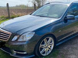 Grau Gebraucht 2011 Mercedes E300 Avantgarde Kombi | 7.500 €