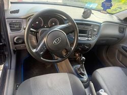 Schwarz Gebraucht 2010 Kia Rio Attract Limousine | 1.800 € (Guter Preis)