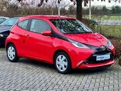 Rot Gebraucht 2018 Toyota Aygo X-play Kleinwagen | 5.895 € (Guter Preis)