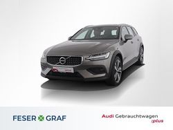 Grau Gebraucht 2020 Volvo V60 CC Kombi | 28.440 € (Fairer Preis)