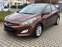 Braun Gebraucht 2012 Hyundai i30 Trend Limousine | 6.995 € (Fairer Preis)
