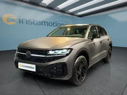 Grau Gebraucht 2024 VW Touareg SUV | 70.299 € (Fairer Preis)