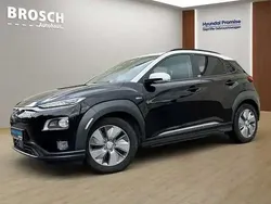 Phantom black / chalk white Gebraucht 2021 Hyundai Kona Premium SUV | 19.997 € (Guter Preis)