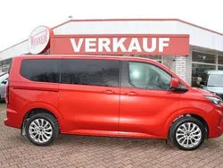 Rot Gebraucht 2024 Ford Tourneo Custom Titanium X Van / Kleinbus | 46.950 € (Etwas zu teuer)