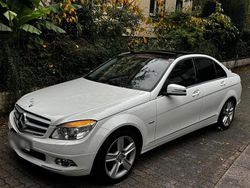 Weiß Gebraucht 2010 Mercedes C250 Limousine | 9.500 € (Fairer Preis)
