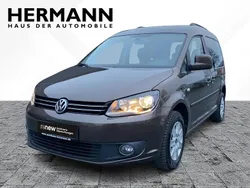 Braun Gebraucht 2015 VW Caddy Comfortline Van / Kleinbus | 13.109 € (Teuer)
