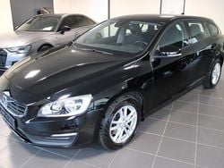 Schwarz Gebraucht 2018 Volvo V60 Kinetic Kombi | 13.490 € (Superpreis)