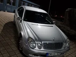 Grau Gebraucht 2003 Mercedes E240 Elegance Limousine | 4.999 € (Fairer Preis)