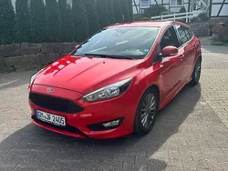 Rot Gebraucht 2018 Ford Focus ST-Line Limousine | 13.900 € (Guter Preis)