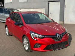 Feuerrot Gebraucht 2022 Renault Clio V Intens Limousine | 12.900 € (Superpreis)