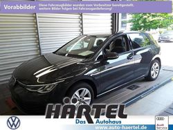 Uranograu Gebraucht 2022 VW Golf VIII Life Limousine | 19.600 € (Etwas zu teuer)
