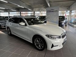 Weiß Gebraucht 2020 BMW 330e Luxury Line Kombi | 27.750 € (Fairer Preis)