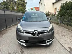 Grau Gebraucht 2016 Renault Mégane III Kleinwagen | 4.500 €