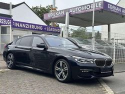 Carbonschwarz metallic Gebraucht 2018 BMW 740 M Sport Limousine | 36.900 € (Fairer Preis)