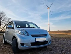 Silber Gebraucht 2007 Daihatsu Sirion Kleinwagen | 3.180 € (Etwas zu teuer)
