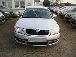 Silber Gebraucht 2008 Skoda Superb Comfort Limousine | 1.550 €