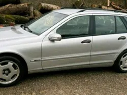 Silber Gebraucht 2003 Mercedes C270 Classic Kombi | 2.950 € (Etwas zu teuer)