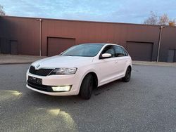Weiß Gebraucht 2017 Skoda Rapid Limousine | 8.490 € (Fairer Preis)