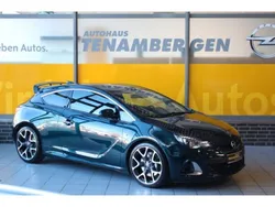 Grün Gebraucht 2016 Opel Astra GTC OPC Coupé | 23.400 €