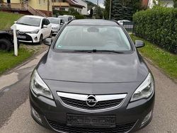 Schwarz Gebraucht 2011 Opel Astra Innovation Kombi | 2.450 € (Guter Preis)