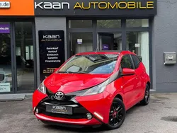Super red v Gebraucht 2016 Toyota Aygo X-wave Kleinwagen | 11.900 € (Fairer Preis)