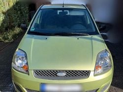 Grün Gebraucht 2006 Ford Fiesta Kleinwagen | 1.500 € (Fairer Preis)