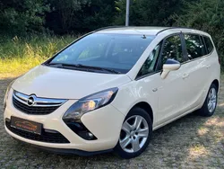 Gelb Gebraucht 2016 Opel Zafira Tourer Edition Van / Kleinbus | 3.990 €