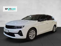 Arktis weiß Gebraucht 2023 Opel Astra GS Line Kombi | 26.980 €