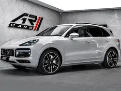 Grau Gebraucht 2020 Porsche Cayenne Turbo SUV | 89.900 € (Teuer)