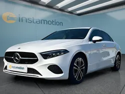 Weiß Gebraucht 2024 Mercedes A180 Limousine | 31.499 € (Teuer)