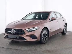 Gold Gebraucht 2023 Mercedes A180 Limousine | 29.900 € (Etwas zu teuer)