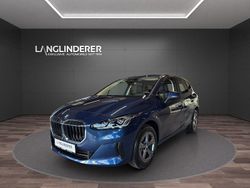 Blau Gebraucht 2024 BMW 216 Active Tourer Van / Kleinbus | 26.900 € (Fairer Preis)