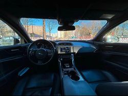 Schwarz Gebraucht 2017 Jaguar XE Limousine | 14.500 € (Fairer Preis)